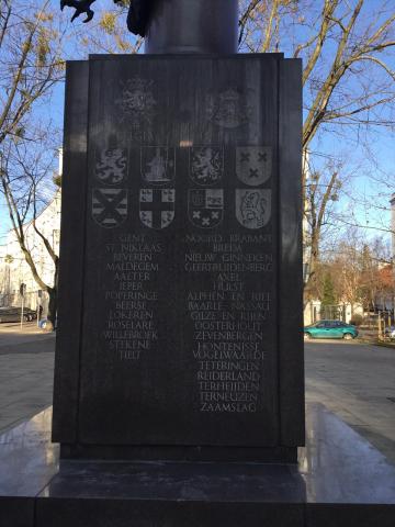 Voet van het monument